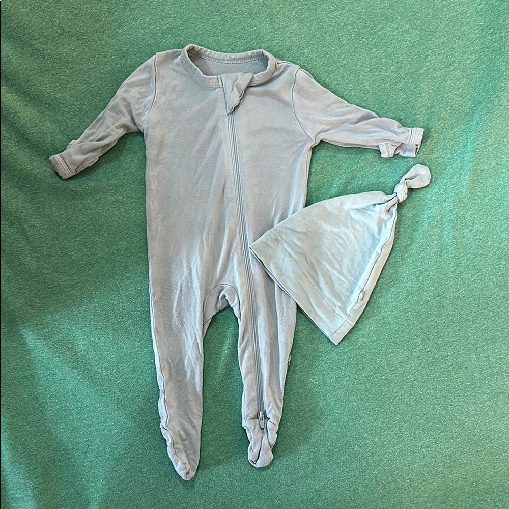 Kyte Baby Fog footie and hat Newborn Size